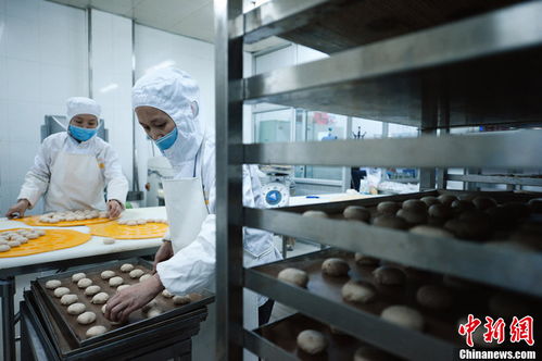 探訪航空食品廠餐食制作及裝配過(guò)程